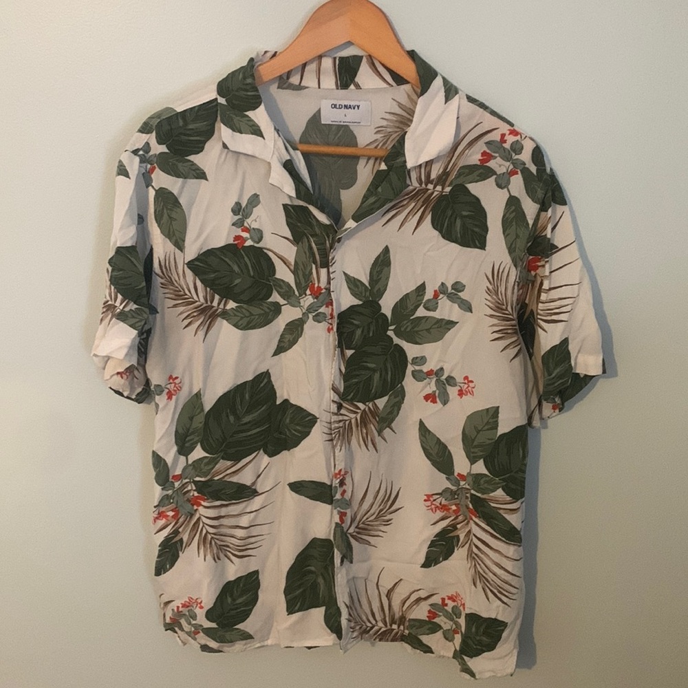 Old navy Hawaiian shirt